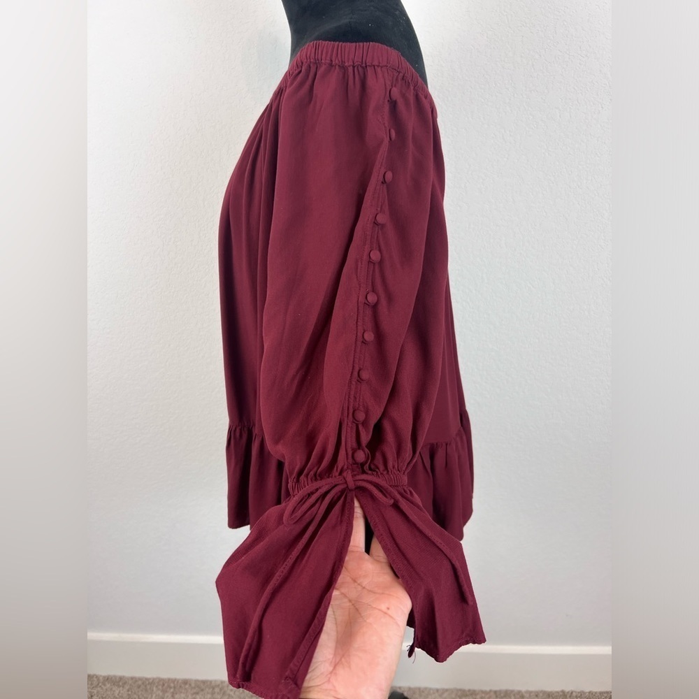 Loft Off Shoulder Ruffle Blouse Size large - Picture 4 of 10